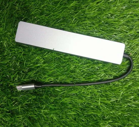 3 V ABS ప్లాస్టిక్ 8 ఇన్ 1 టైప్ C HDTV USB, ఎలక్ట్రానిక్ పరికరాల కోసం, నలుపు మరియు తెలుపు యొక్క చిత్రం