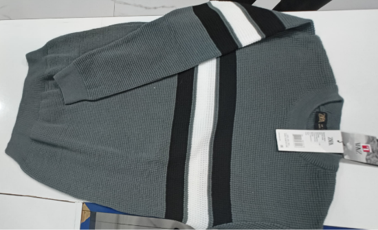 ZARA పురుషుల రెగ్యులర్ టీ-షర్ట్ (బూడిద రంగు) యొక్క చిత్రం