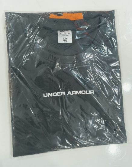 అండర్ ఆర్మర్ టీ-షర్ట్ యొక్క చిత్రం
