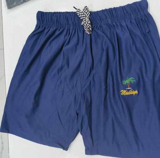 మాధియా షార్ట్స్ యొక్క చిత్రం