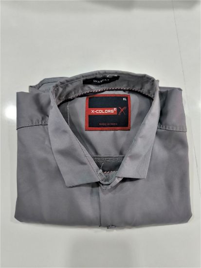 పురుషుల రెగ్యులర్ ఫిట్ సాలిడ్ కర్వ్డ్ కాలర్ క్యాజువల్ షర్ట్ యొక్క చిత్రం