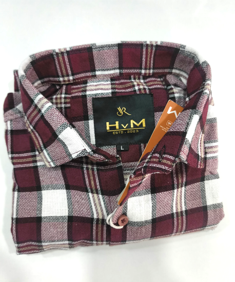 HVM ESTO.2023 మెరూన్, తెలుపు మరియు నలుపు రంగు ప్లాయిడ్ చొక్కా యొక్క చిత్రం