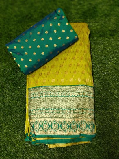 సెమీ పట్టు (ఆర్ట్ సిల్క్) మెటీరియల్, ఇది బనారసీ బ్రోకేడ్ లేదా సెమీ-కాంచీపురం పట్టు శైలుల నుండి ప్రేరణ పొందినది. యొక్క చిత్రం