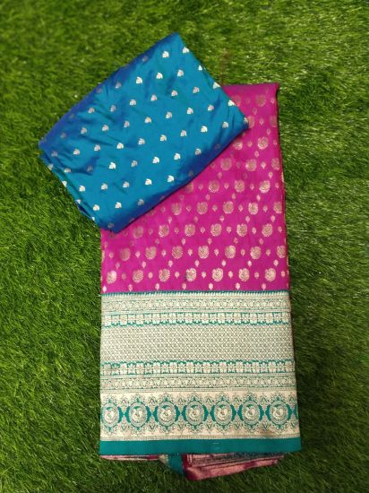 సెమీ పట్టు (ఆర్ట్ సిల్క్) మెటీరియల్, ఇది బనారసీ బ్రోకేడ్ లేదా సెమీ-కాంచీపురం పట్టు శైలుల నుండి ప్రేరణ పొందినది. యొక్క చిత్రం