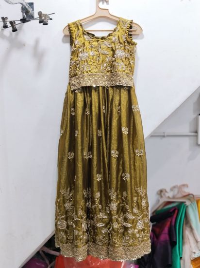 Golden-Brown / Mustard-Olive Shade Silk Lehenga & Choli Set with a party-wear look, designed in pure soft silk with silver/light gold embroidery(Per Meter). యొక్క చిత్రం