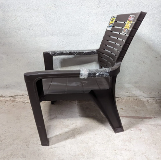 నోవాటెక్ బ్లాక్ ప్లాస్టిక్ చైర్, ఆర్మ్‌రెస్ట్ తో యొక్క చిత్రం