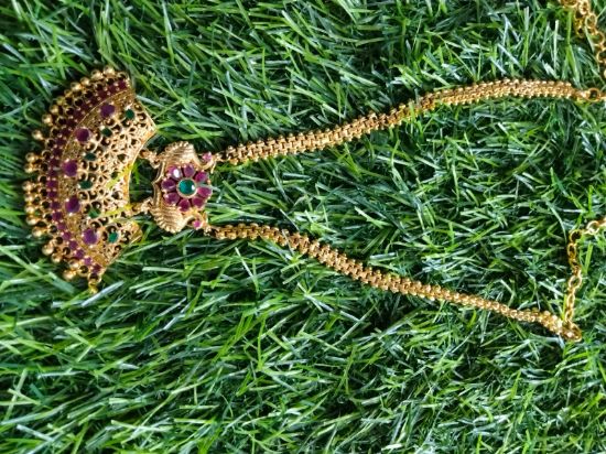 మోతి హార్ నాక్లేస్ యొక్క చిత్రం