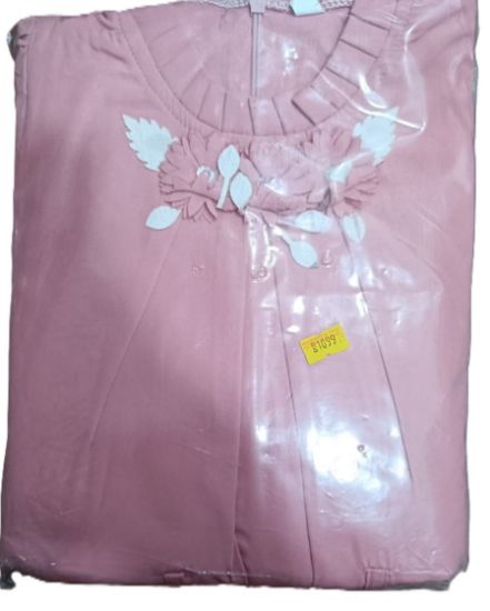 పూల ముద్రణ మ్యాక్సీ డ్రెస్ యొక్క చిత్రం