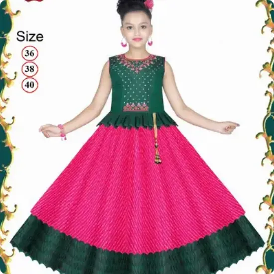 ఫ్రాక్  అమ్మాయిల దుస్తులు. యొక్క చిత్రం