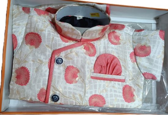 ధోతీ మరియు కుర్తా సెట్ యొక్క చిత్రం