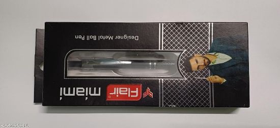 దాని ప్యాకేజింగ్‌లో ఫ్లెయిర్ మయామి డిజైనర్ మెటల్ బాల్ పెన్ యొక్క చిత్రం