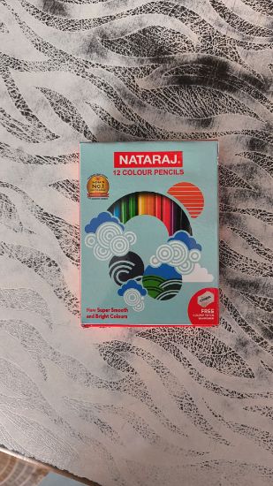 నటరాజ్ 12 కలర్ పెన్సిల్స్ యొక్క చిత్రం