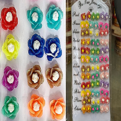 గులాబీ పెటల్ ఫ్లవర్ స్టడ్స్ (1PC) యొక్క చిత్రం