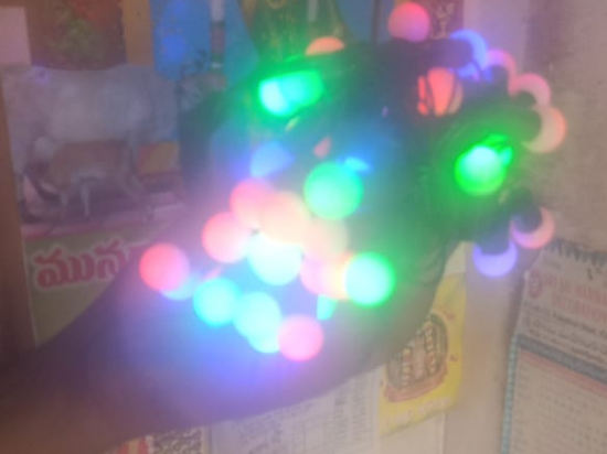 కింగ్‌స్టార్ అల్ట్రా బ్రైట్ 6-కలర్ డెకరేటివ్ LED స్ట్రింగ్ లైట్లు – పండుగలు, పార్టీలు, ఇల్లు మరియు అవుట్‌డోర్ డెకరేషన్ కోసం మల్టీకలర్ గ్లో బల్బులు – శక్తి సామర్థ్యం, ​​మన్నికైనవి మరియు ఇన్‌స్టాల్ చేయడం సులభం యొక్క చిత్రం