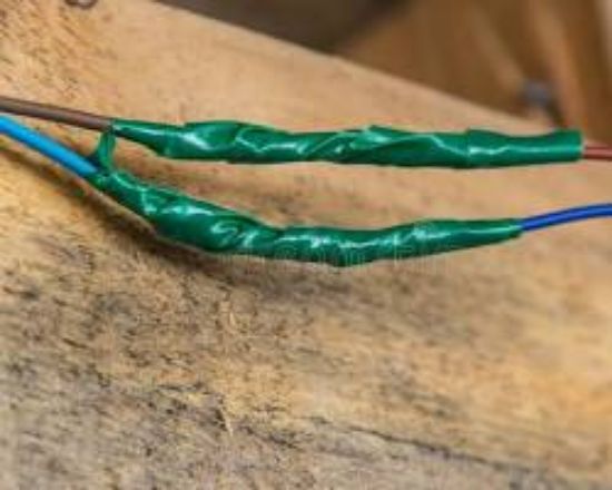 ఇన్సులేషన్ ఎలక్ట్రికల్ టేప్ – ఆకుపచ్చ రంగు (టాపారియా 17mm) యొక్క చిత్రం